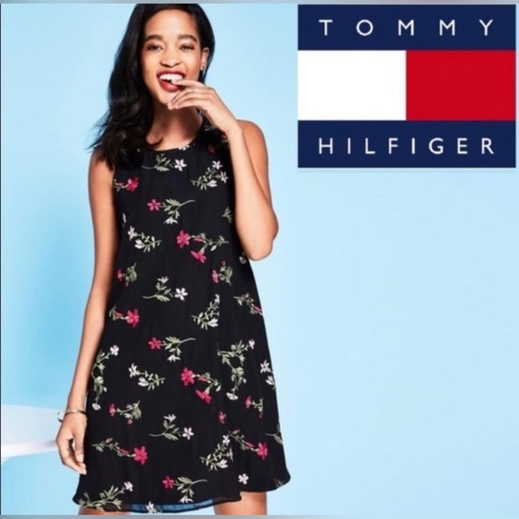 🎉HP Tommy Hilfiger sleeveless black floral swing dress. Size 6. - Picture 2 of 7